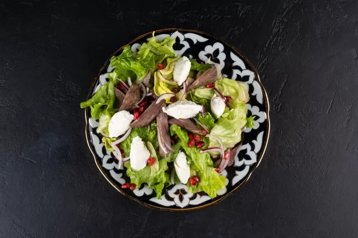 Салат с телятиной и гранатом 